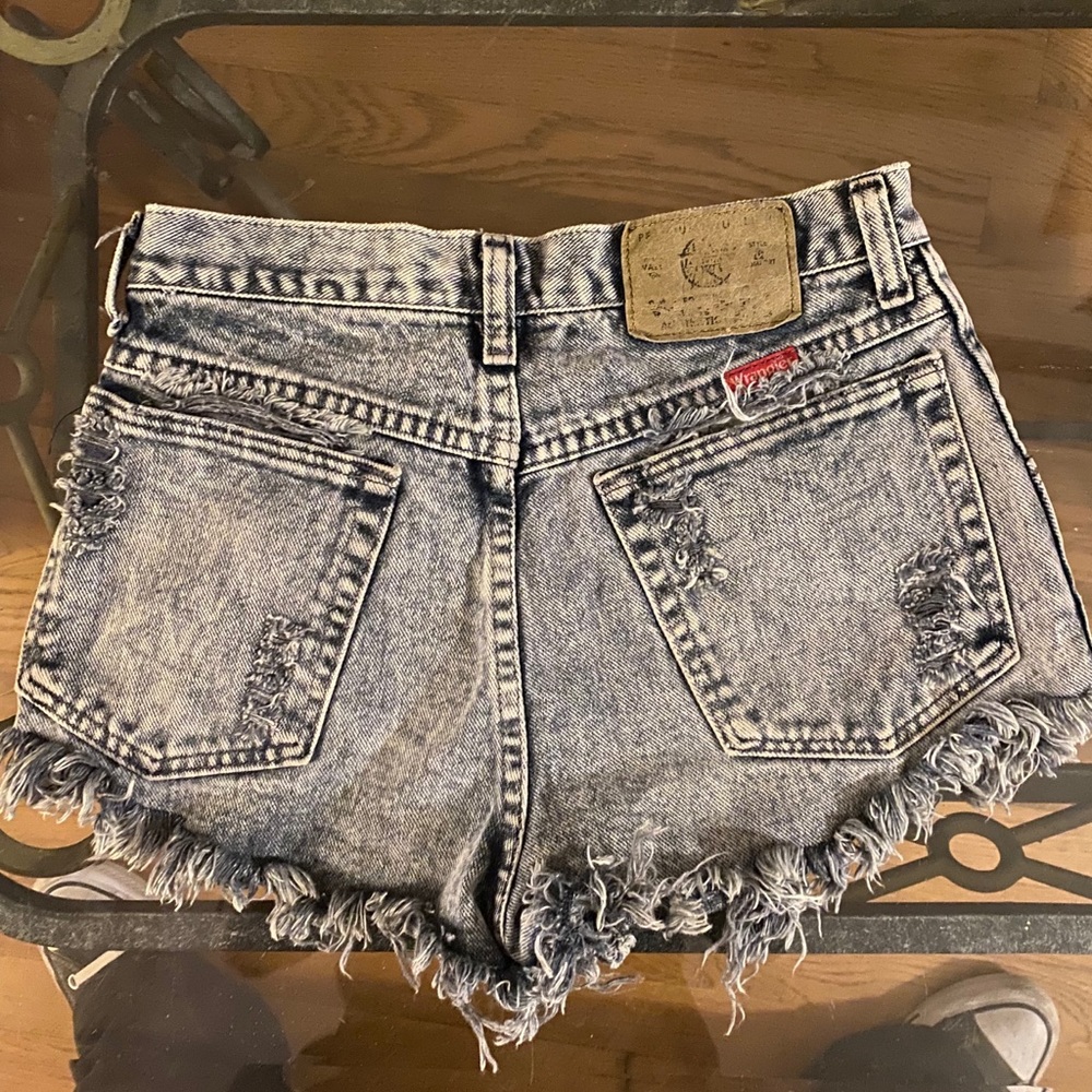 High waisted vintage wrangler distressed shorts